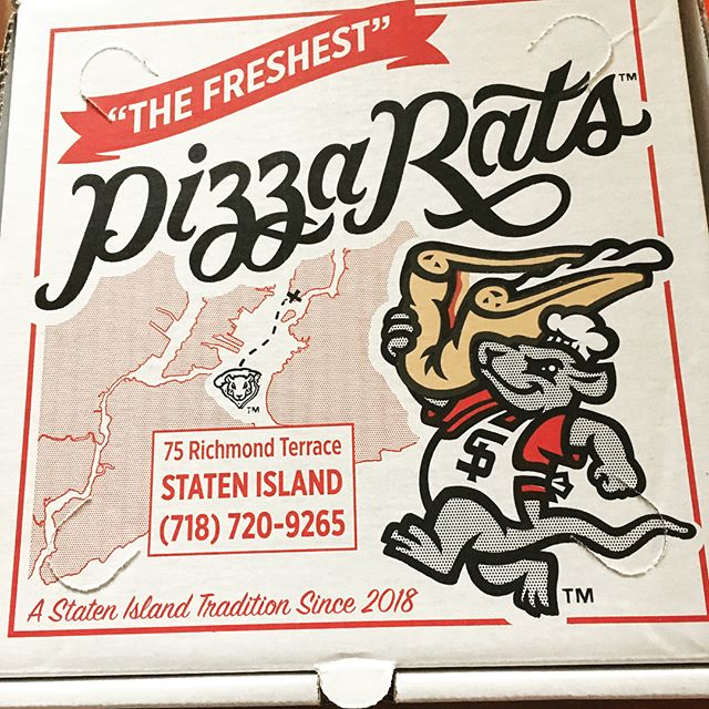 Gotta give it to the @siyankees 
@rach2355 gave me this awesome #pizzarats t-shirt and they went all out with the packaging. 
Even a damn @wutangclan shout out. Flip through the pics to see all the awesome details. 
#siyankees #sipizzarats #packagingporn #tshirt #wutang #shaolinflavor #statenisland